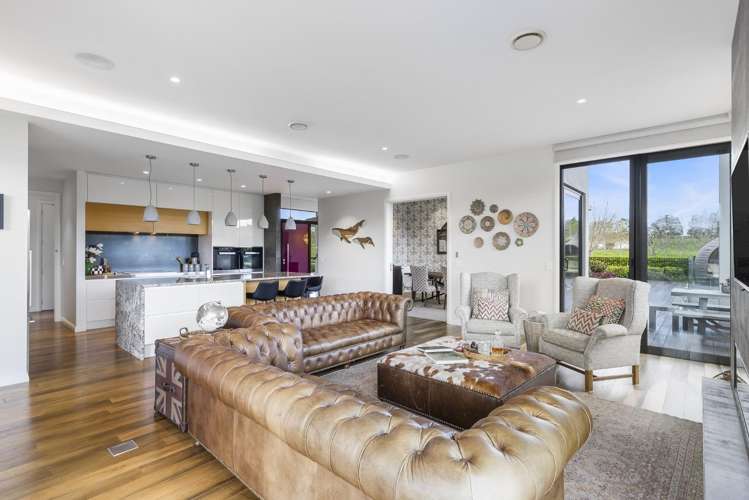 38 Hawthorne Lane 1694_3