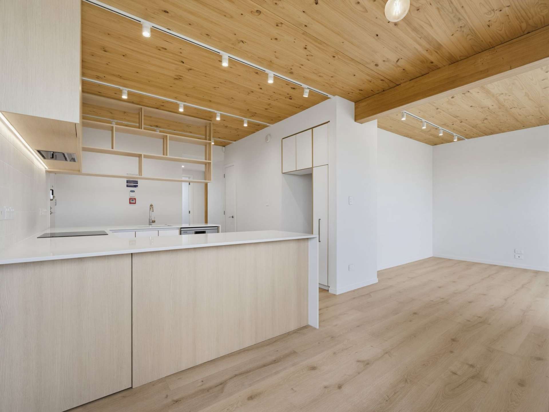 9/40 Waiparaheka Drive Wainui_0