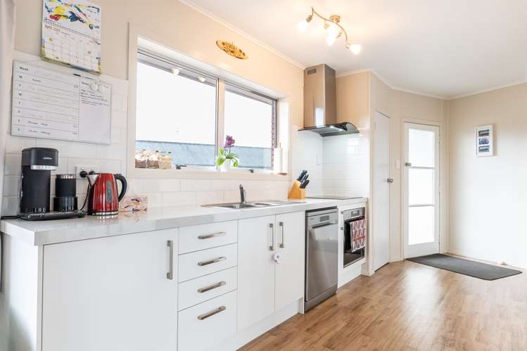 15 Poaka Avenue Dinsdale_9