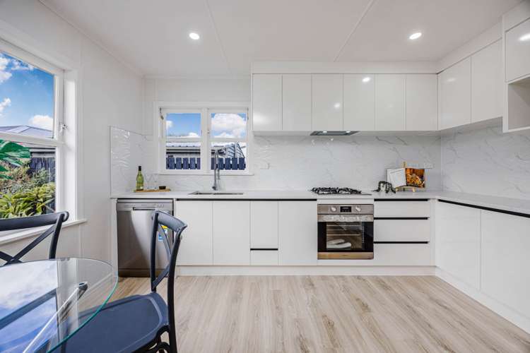 2/174 Russell Road_4