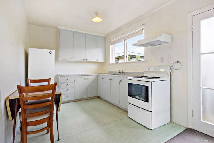 2/3 Taikata Road Te Atatu Peninsula_5