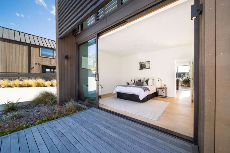 27 Falconer Rise Jacks Point_13