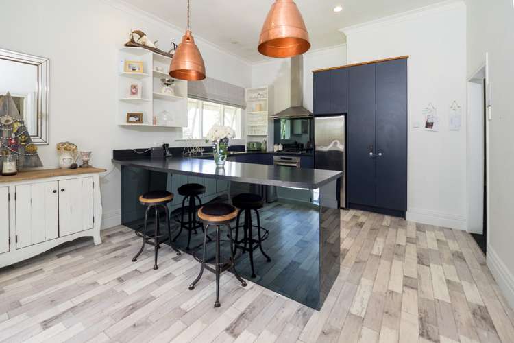 627 Boundary Road Willowby_1