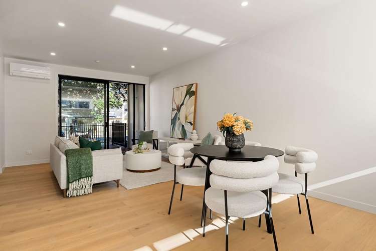 2/152 The Parade Island Bay_9