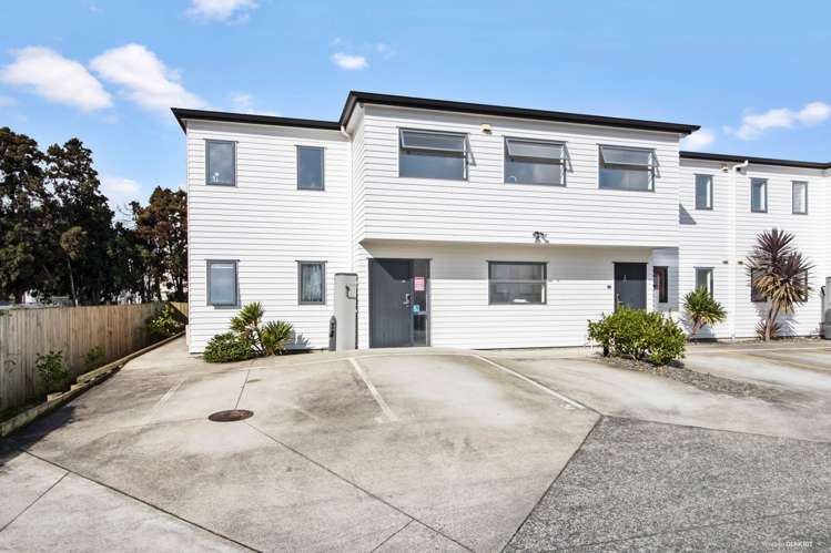 6/64A Rosella Road Mangere East_1