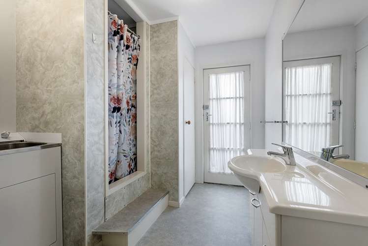 11 Rambler Crescent Beach Haven_16