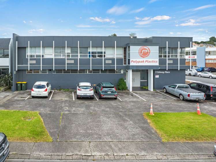 1 Colway Place Wairau Valley_12
