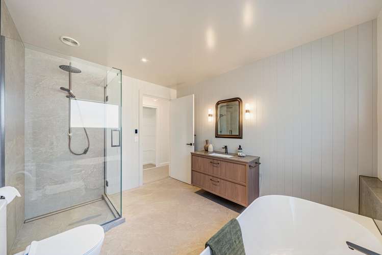 405A Paekakariki Hill Porirua_31