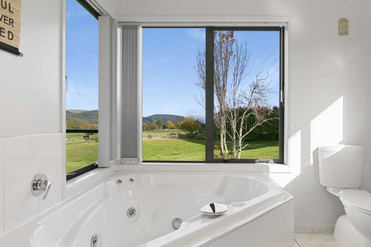 4/864 Whangamata Road Kinloch_17