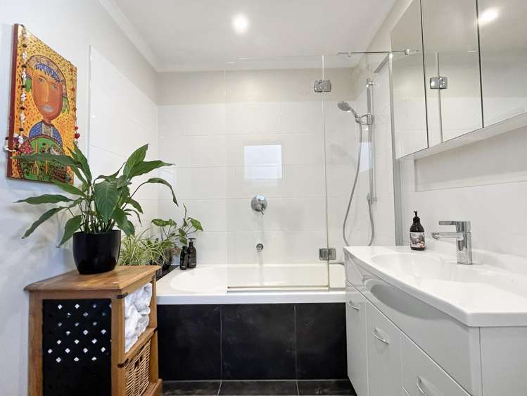 17A Feary Crescent Takaka_16