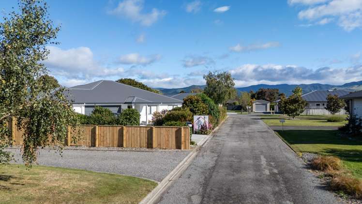 5 Camellia Lane Carterton_22