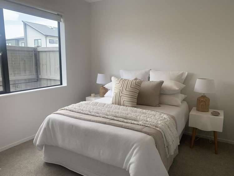 2/18 PARAONE CRESCENT "WAIATA SHORES" Takanini_14