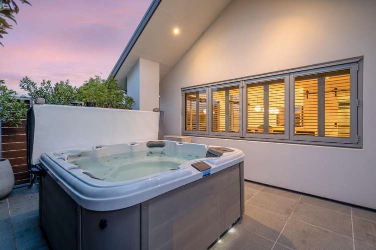 2 Waterstock Way Waitikiri_36