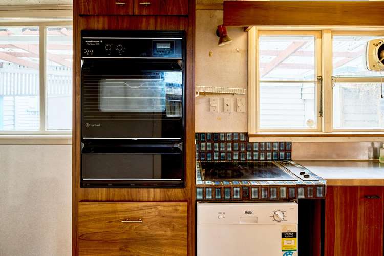 112 Waiwhetu Road Waterloo_12