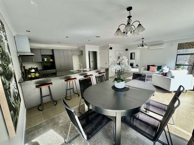 51 Kilkelly Close Tawa_11