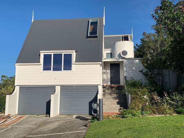 Newly Renovated 4‑Bedroom Home New Carpet