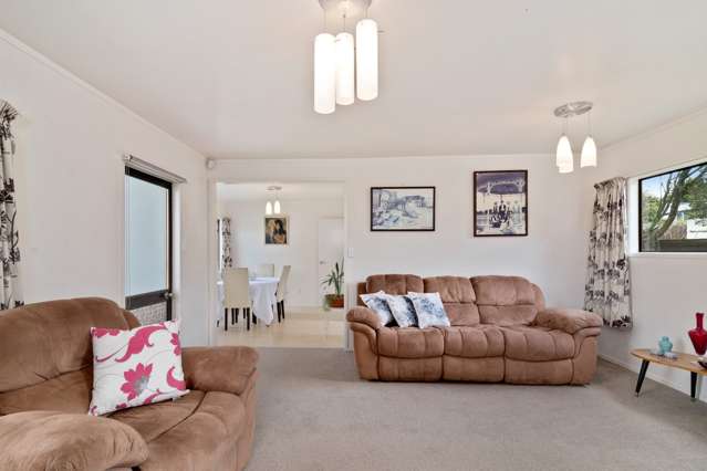 1 Goldie Street Pukehangi_4