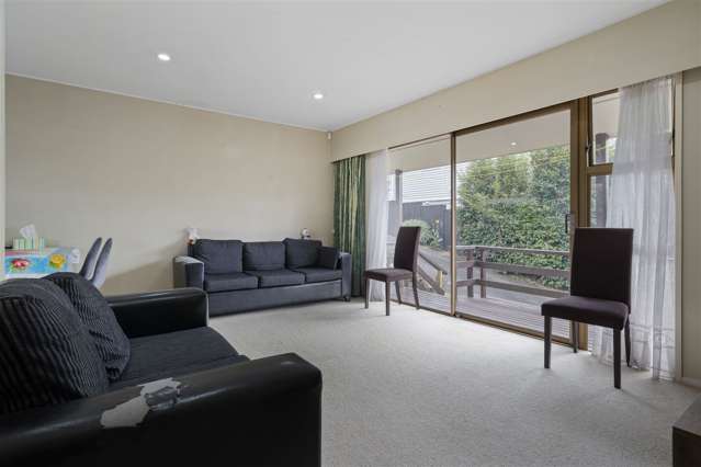 2/15 Locke Avenue Mount Roskill_1