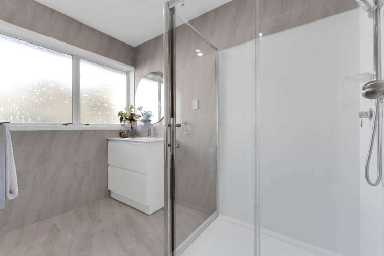 2/41 Russell Road Manurewa_11