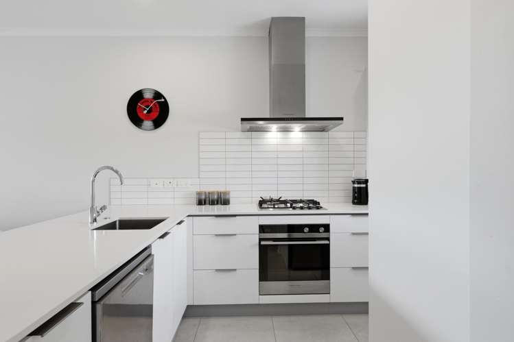 32B Taikura Avenue Red Beach_12