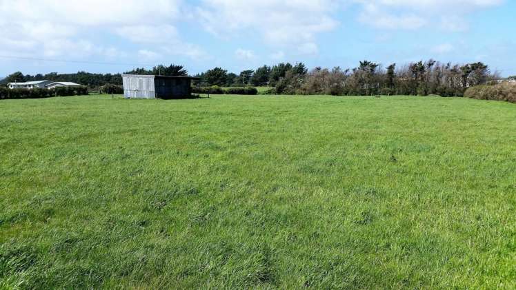 2369 Eltham Road Opunake_14