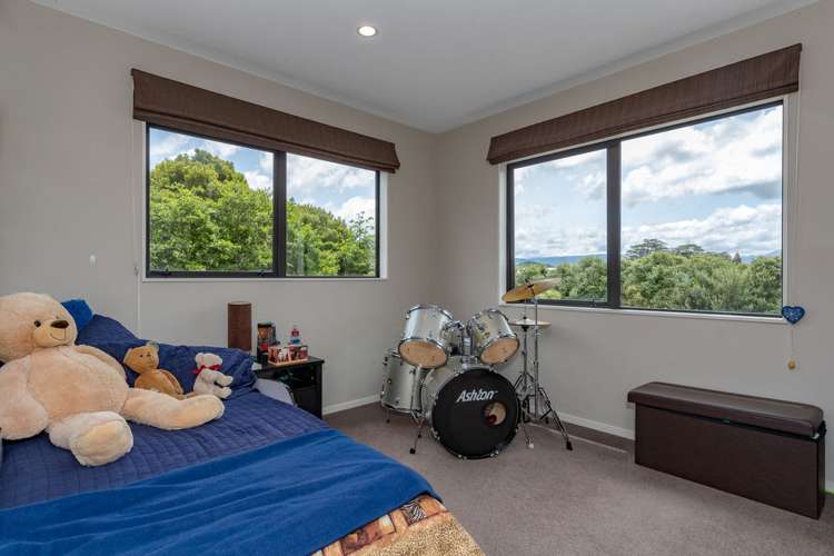 9 Leonards Road Mangaroa_16