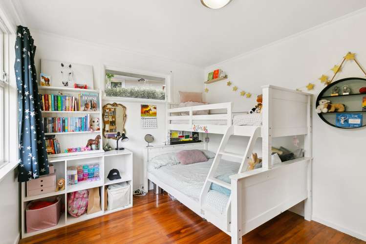 36 Lynda Avenue Paparangi_14