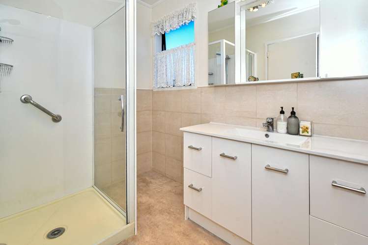 8 Capella Place Manurewa_16