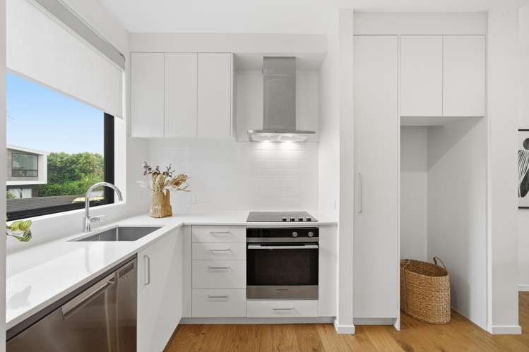 2/4 Glen Atkinson Street St Heliers_4