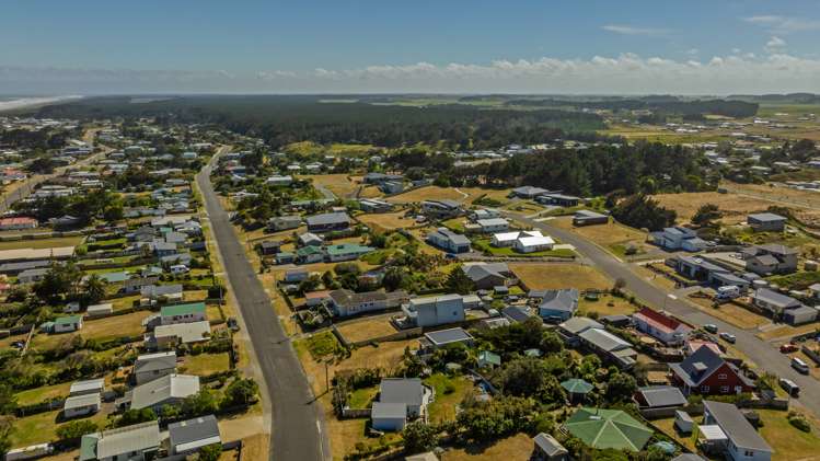 8 Taonui Street Waitarere Beach_28