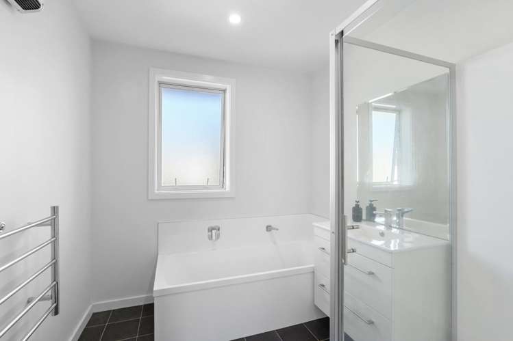 12 Reid Crescent Allenton_5