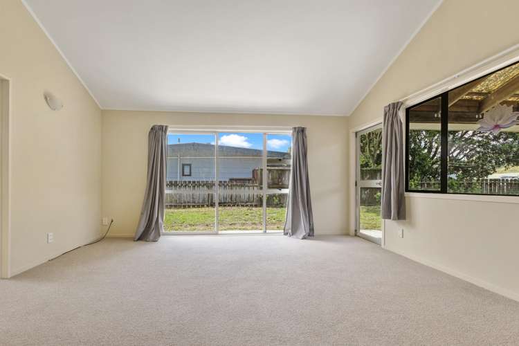 1 Cordyline Road Port Waikato_5