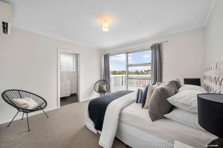 2 Marie Crescent Te Atatu South_16