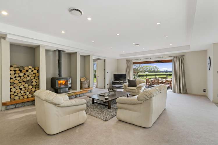 3 Old Windsor Lane Bottle Lake_5