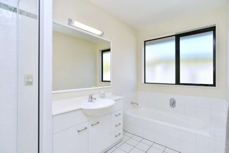 39 Mauger Drive Heathcote Valley_18