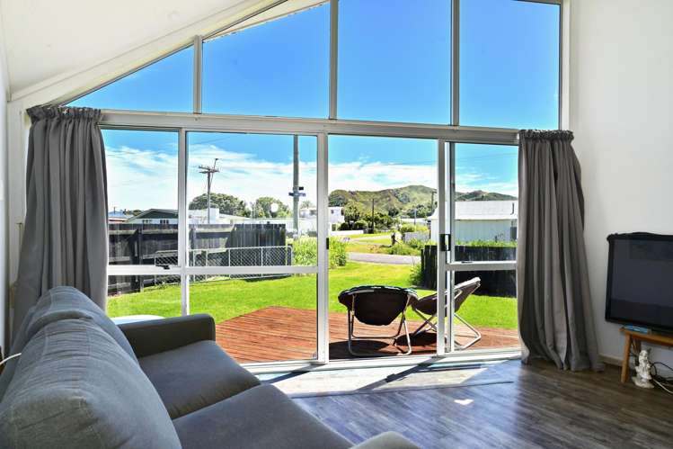 12A Weld Street Māhia Beach_3