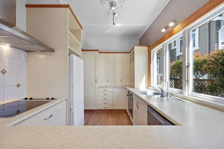 57 Gover Street New Plymouth Central_8