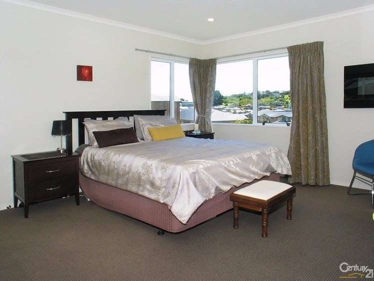 11 Te Puia Drive Aotea_8