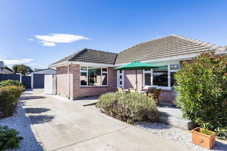 347 Breezes Road Aranui_14
