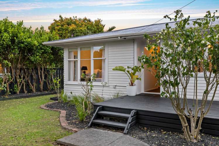 52 Neil Avenue Te Atatu Peninsula_20