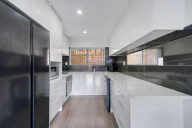 2/224 Russell Road_2