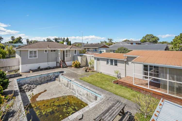 235 Edmonton Road Te Atatu South_12