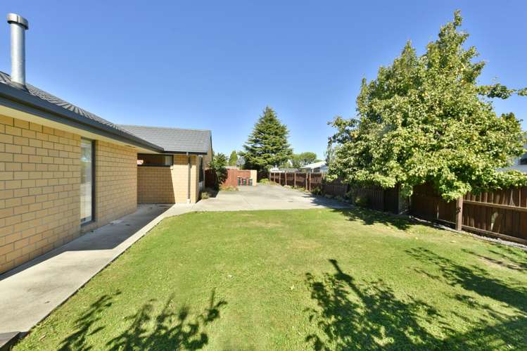 3B Dickson Crescent Hornby_13