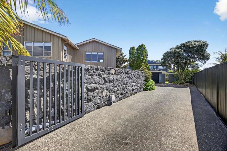 14 Davita Place Farm Cove_36