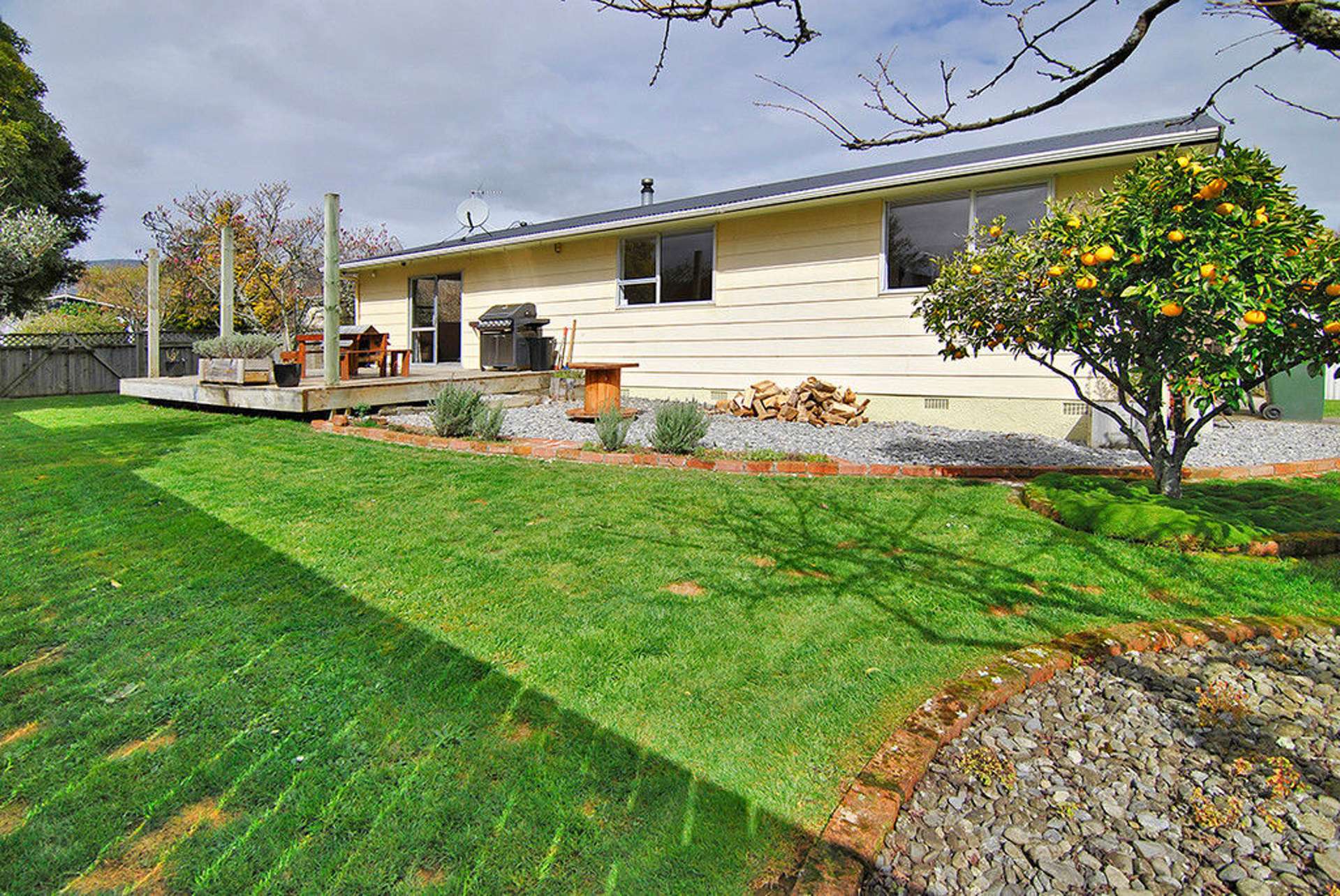 9 Larchmont Grove Totara Park_0