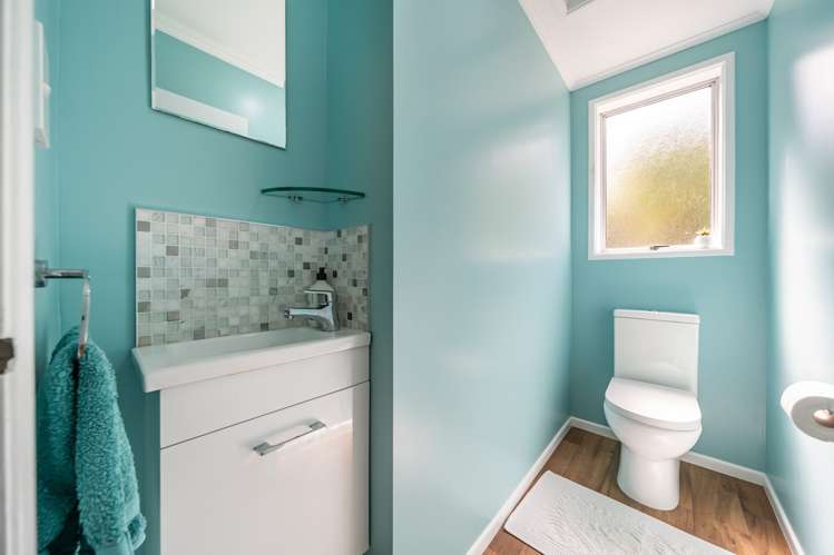 32 Gurney Road Kelson_19