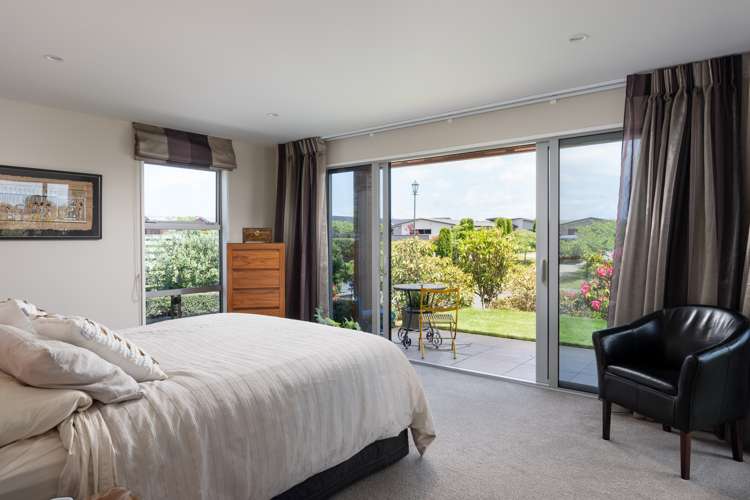 24 Pukenamu Road Rainbow Point_17