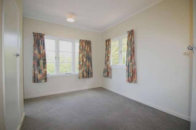 212 Godley Road Titirangi_2