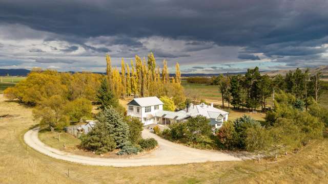 Expansive Ida Valley Homestead