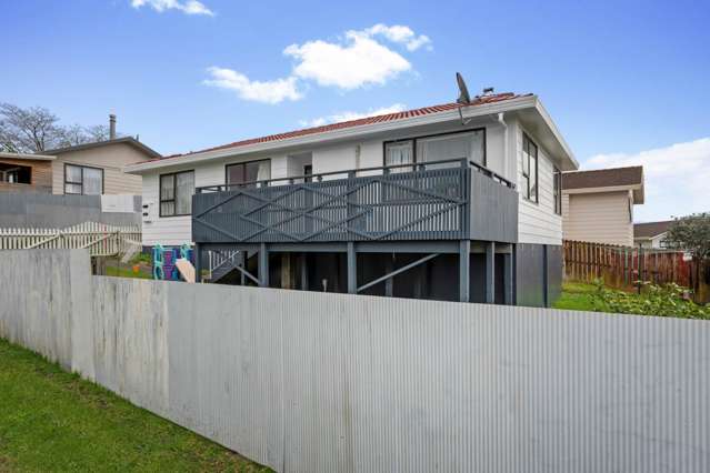 3/1 Rebecca Rise Clendon Park_3